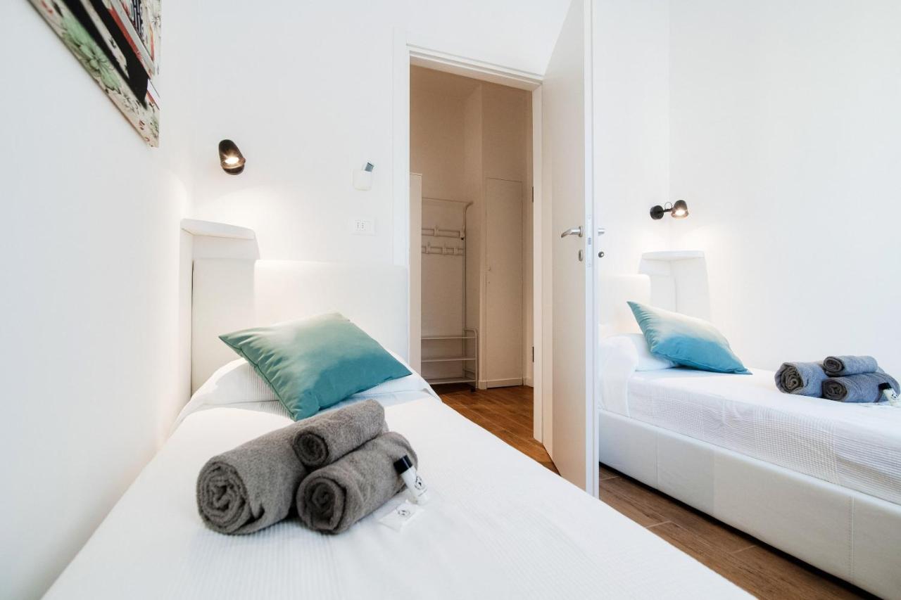 White Loft Como Central - The House Of Travelers Bagian luar foto