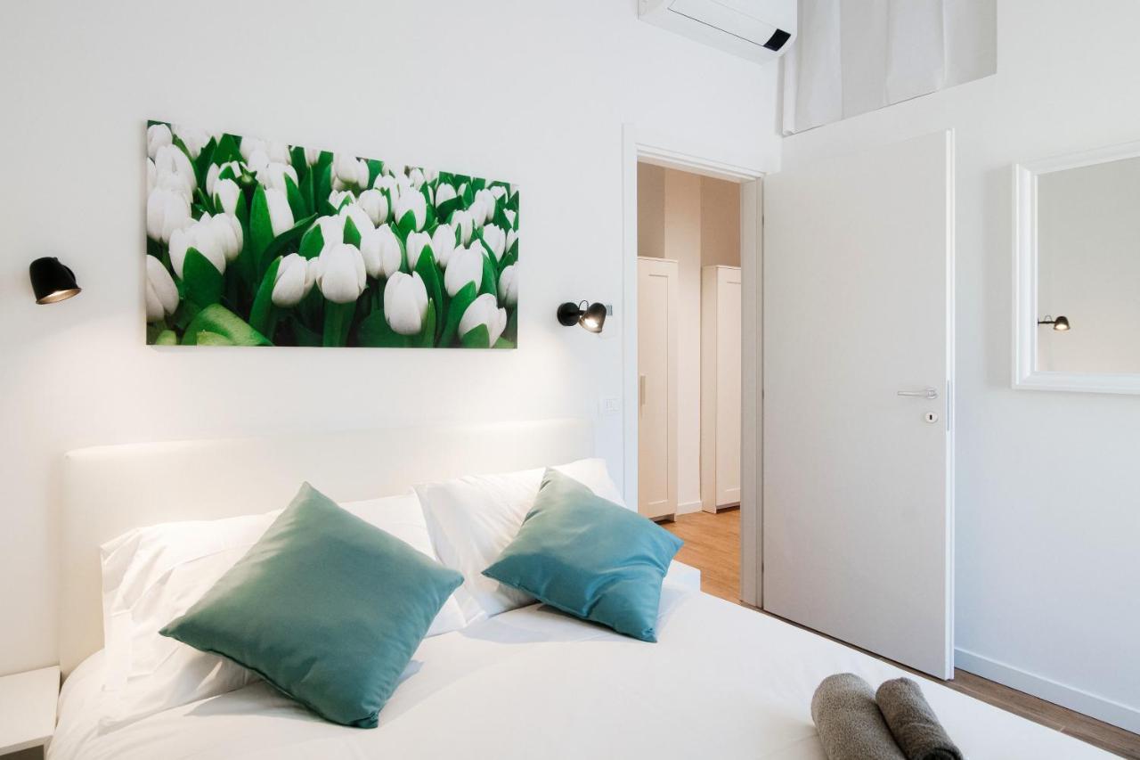 White Loft Como Central - The House Of Travelers Bagian luar foto