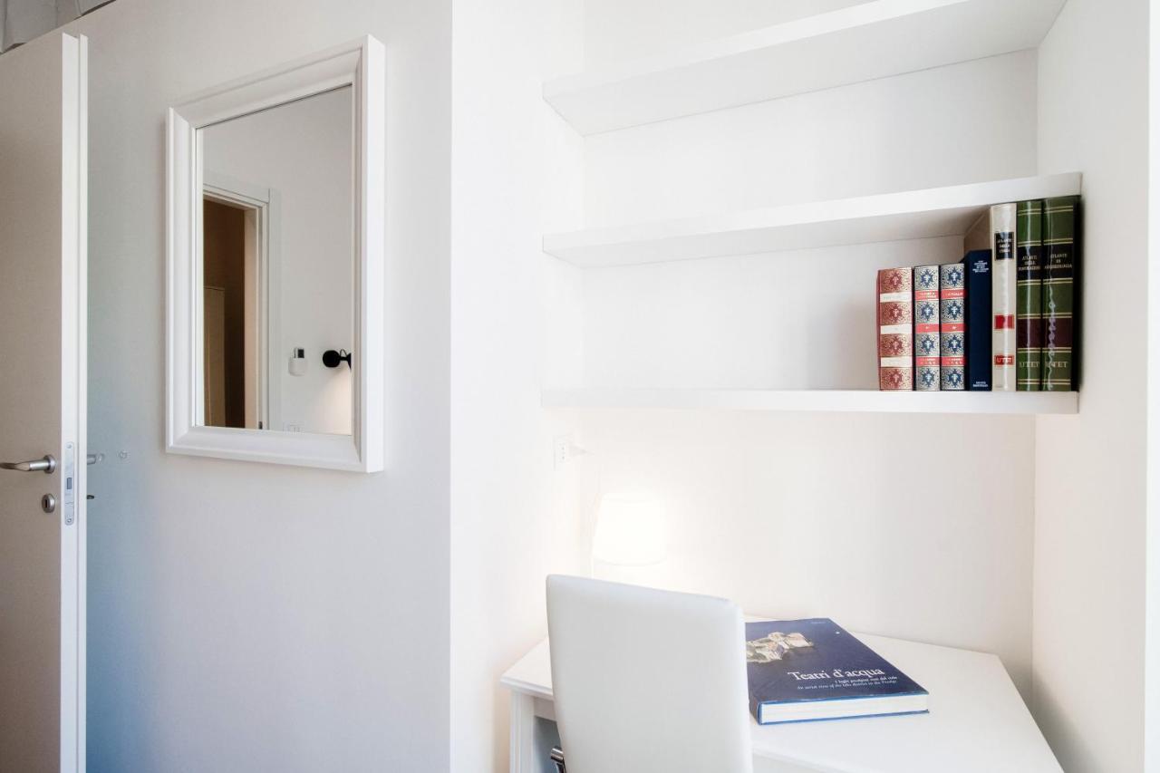 White Loft Como Central - The House Of Travelers Bagian luar foto