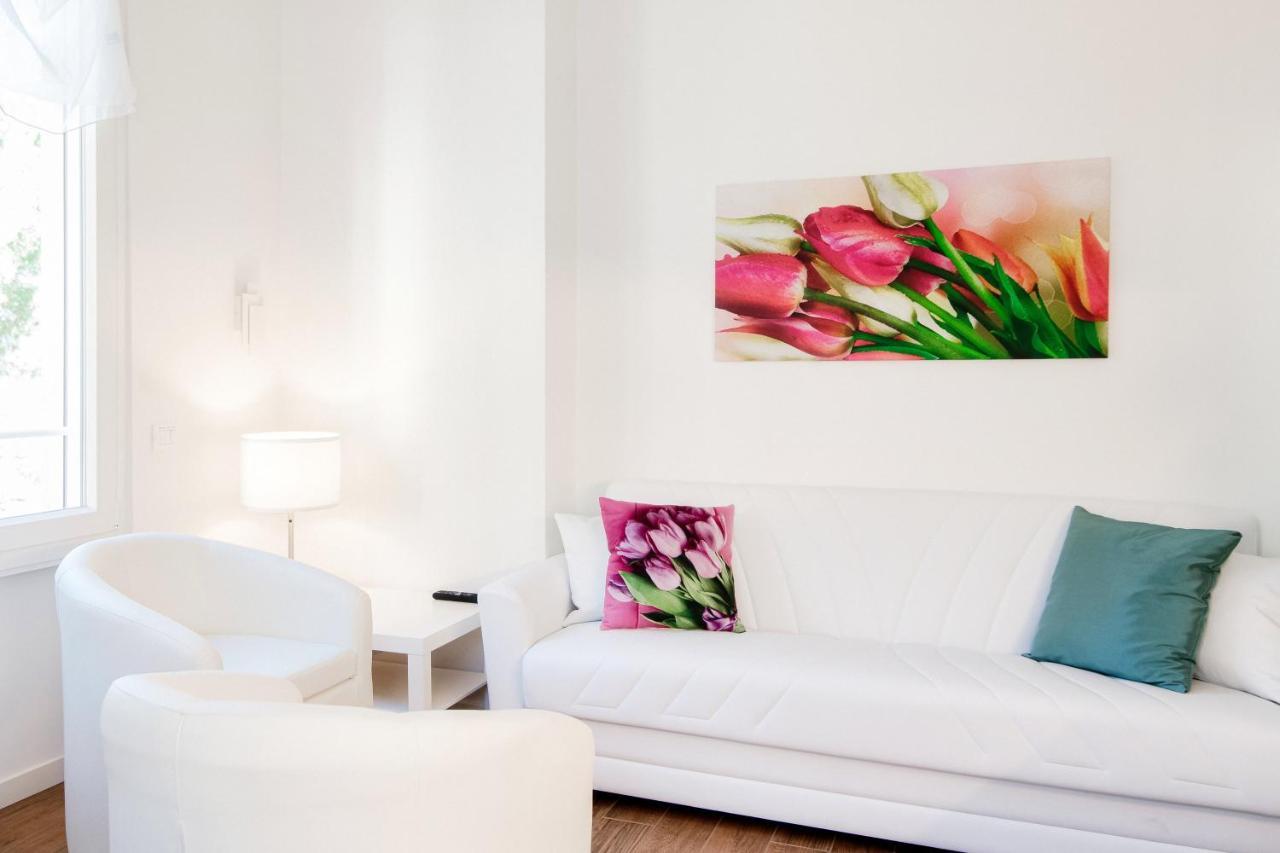 White Loft Como Central - The House Of Travelers Bagian luar foto