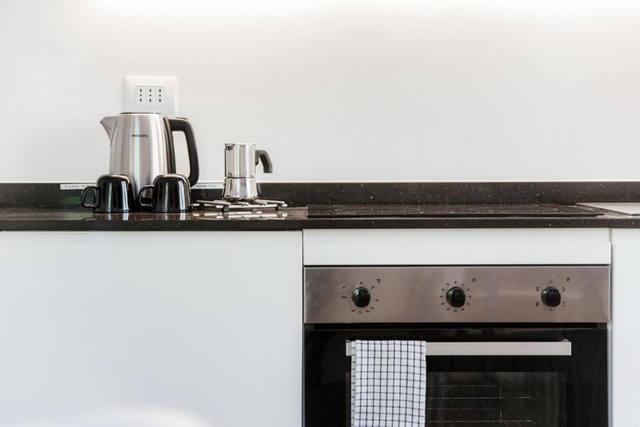 White Loft Como Central - The House Of Travelers Bagian luar foto