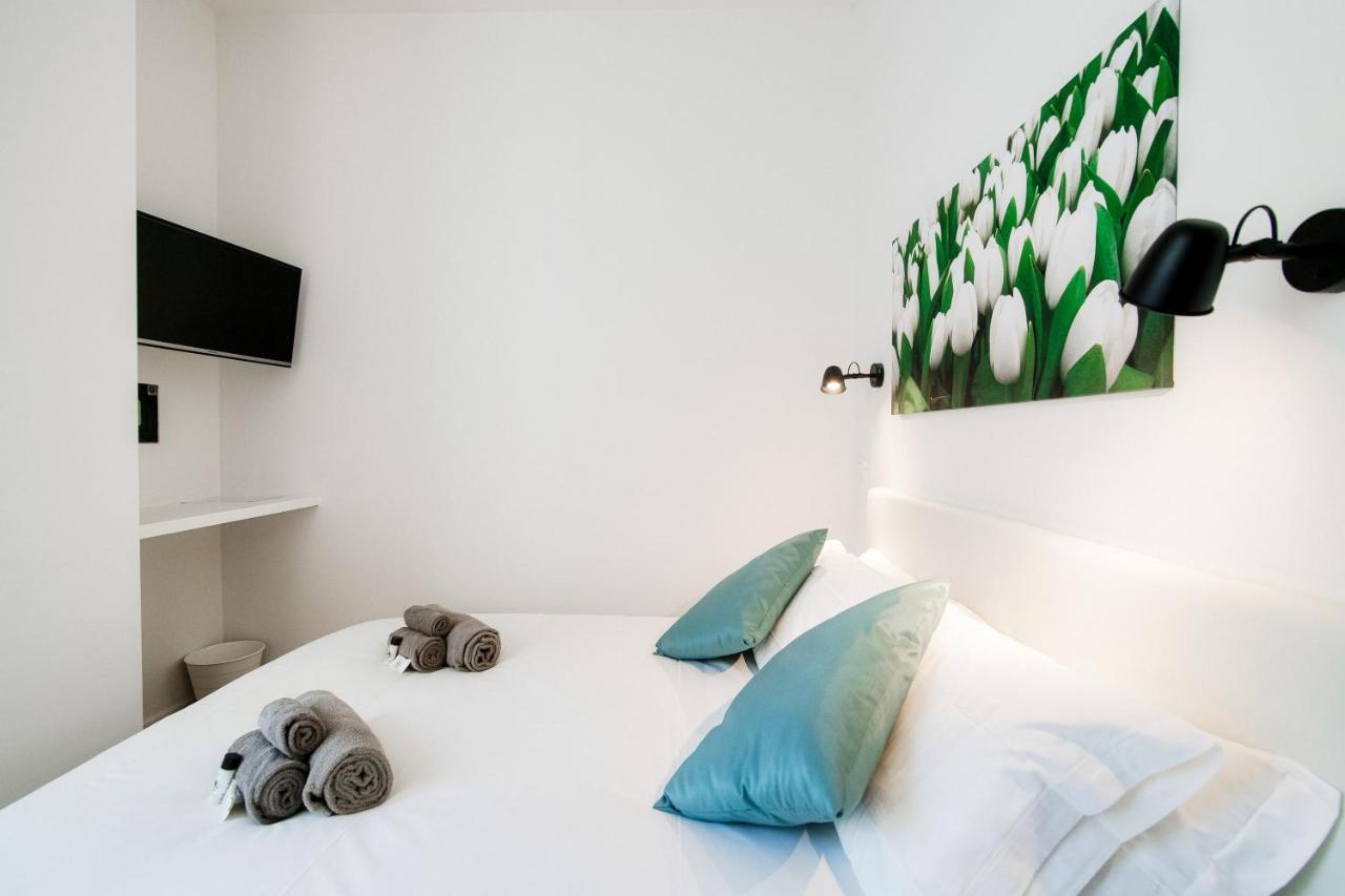 White Loft Como Central - The House Of Travelers Bagian luar foto