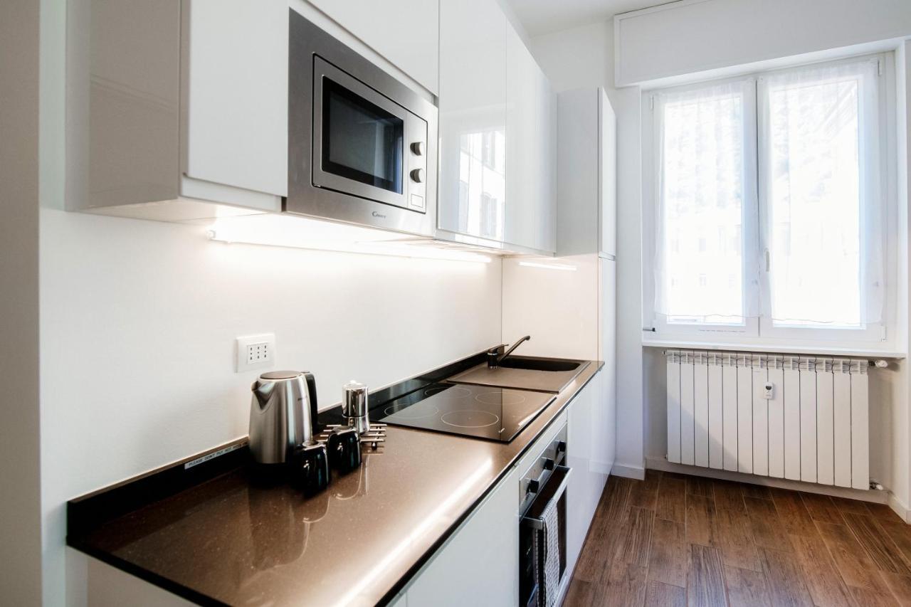 White Loft Como Central - The House Of Travelers Bagian luar foto