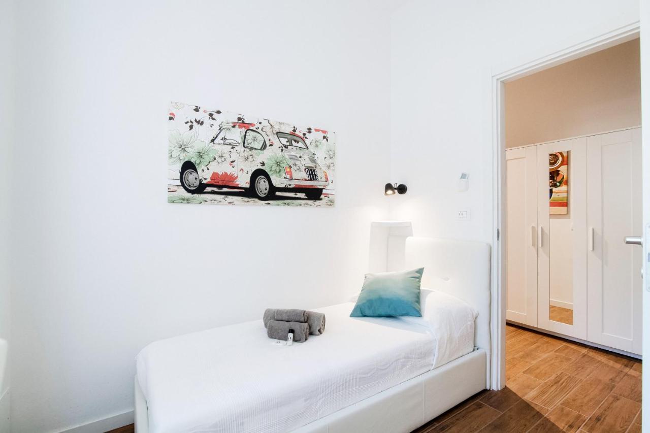 White Loft Como Central - The House Of Travelers Bagian luar foto